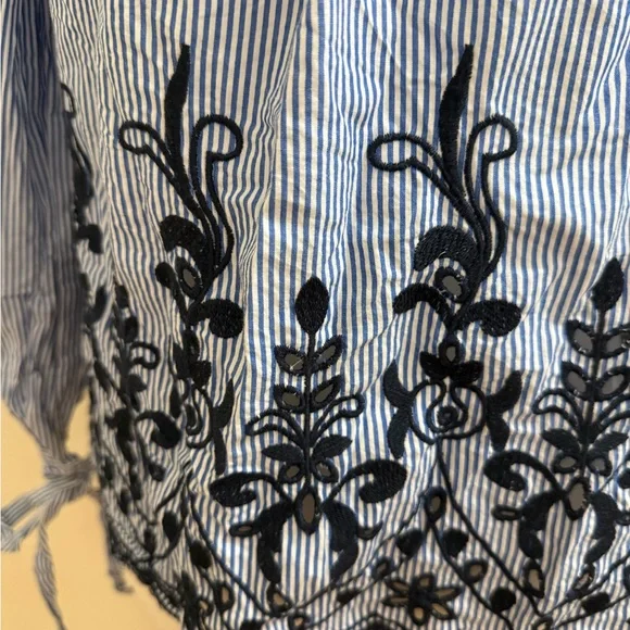 Catherine Malandrino Blue Striped Blouse with navy Embroidery - Picture 3 of 3